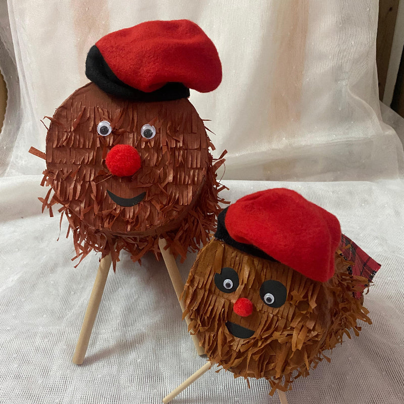 Adorno navideño artesanal Caga Tió