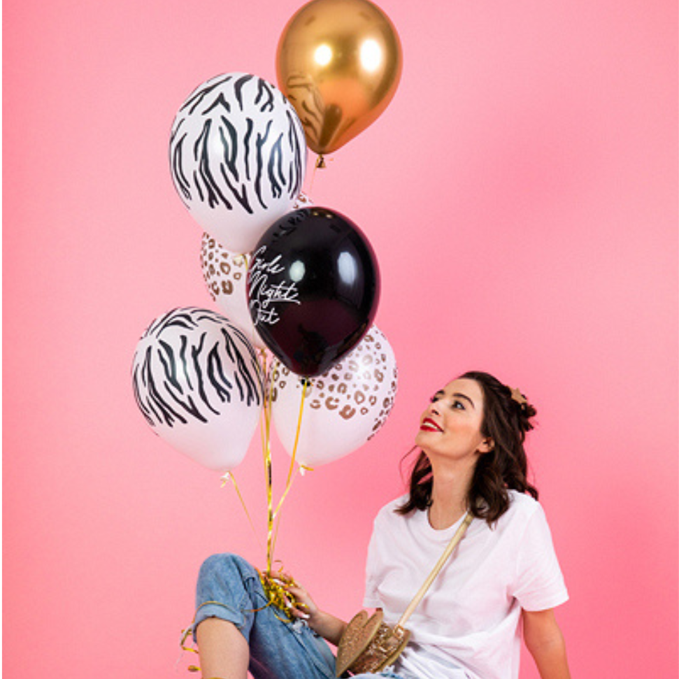 Globos Girls Night Out con diseños en negro, dorado y blanco pastel