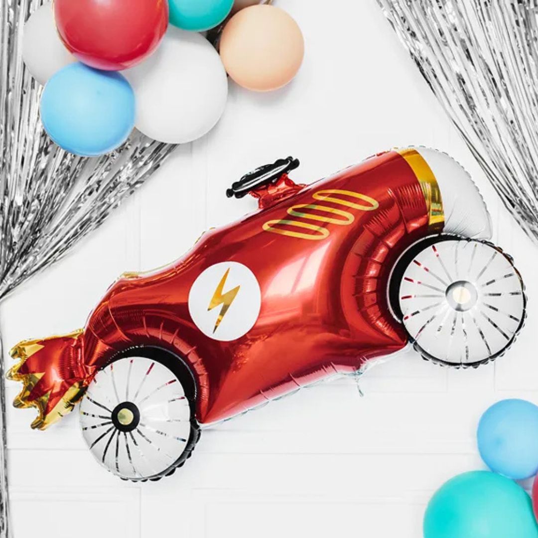 Globo Coche 92x45 cm decorando un muro