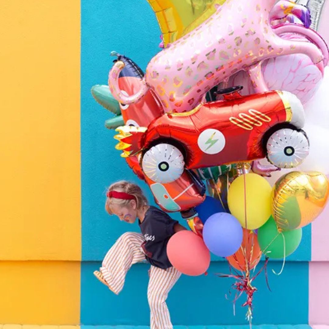 ramo de globo con un globo principal de Coche 92x45 cm