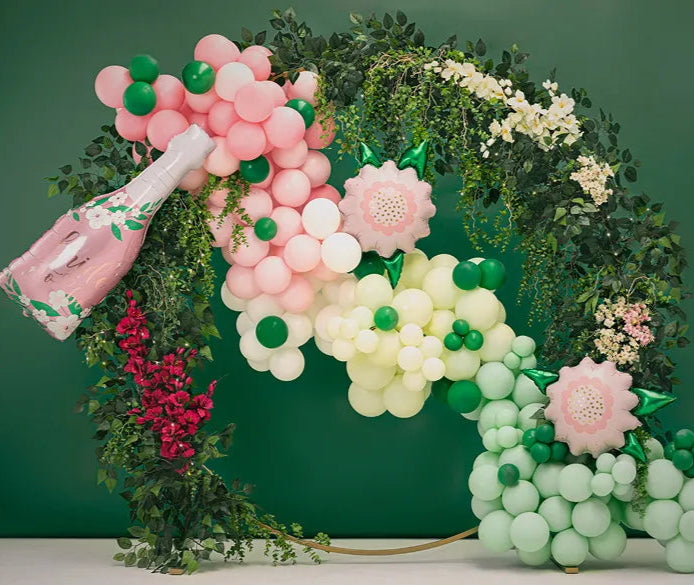 Globo botella “Bride to Be” 98 cm para despedida elegante.