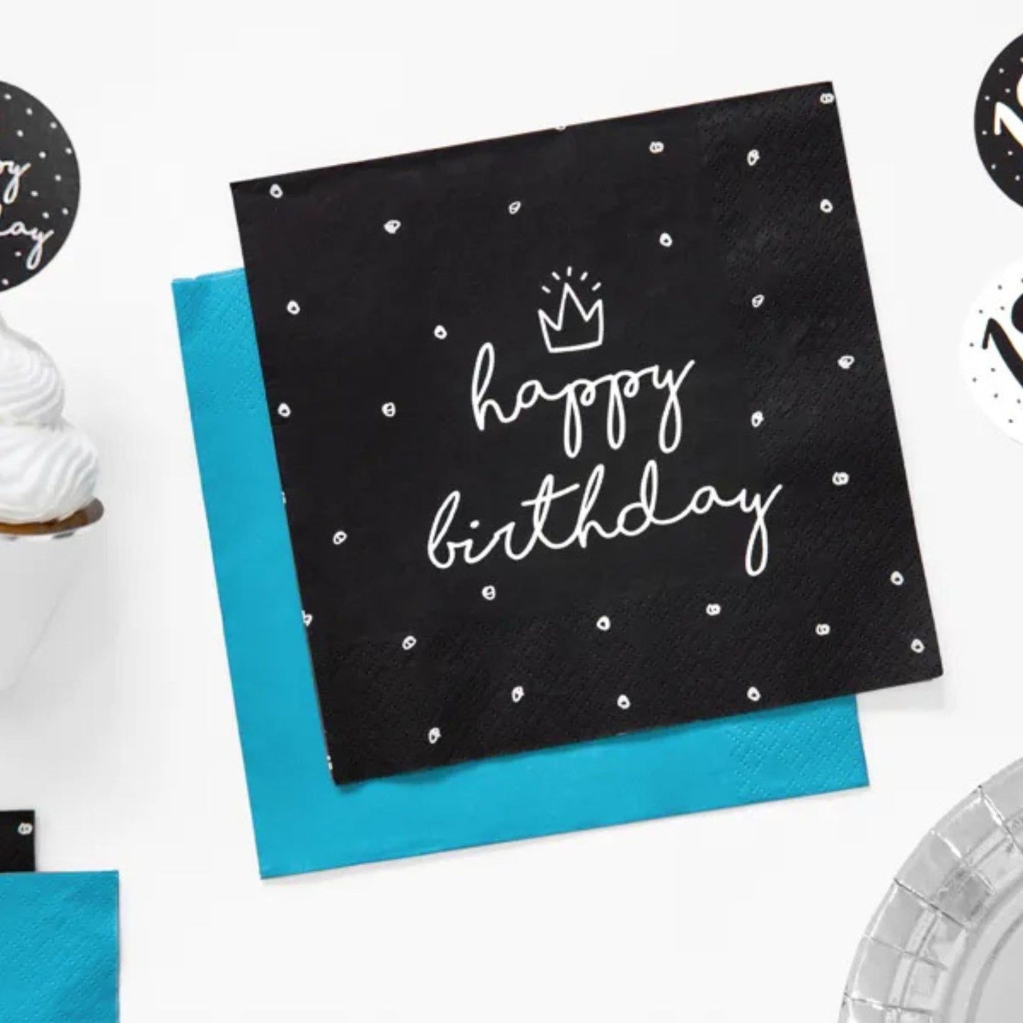 Tovallons "Happy Birthday" 33x33 cm - Negres amb Estampat Blanc (20 u.)