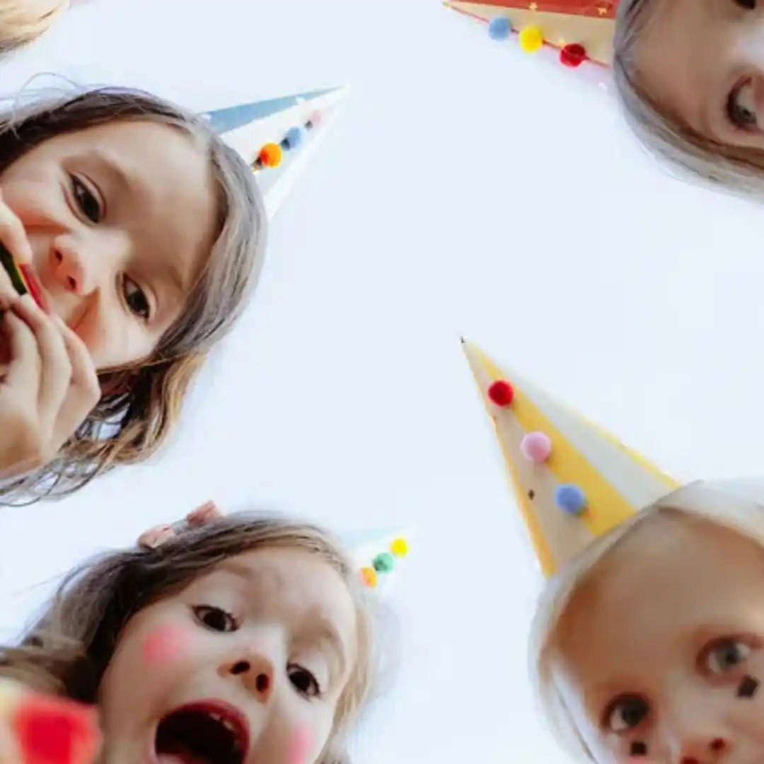 Sombreros de Fiesta con Pompón 16 cm - Pack de 6, Colores Surtidos - Narosa Sweet Party Barcelona