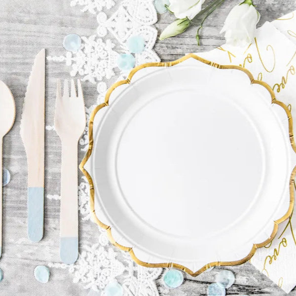 Platos blancos decorativos para fiestas