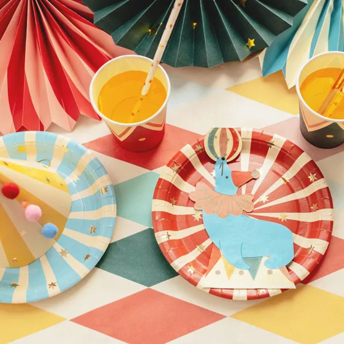Platos Circus Stripes 18x18 cm – Pack x6 – Vajilla Fiesta Circo - NAROSA SWEET PARTY