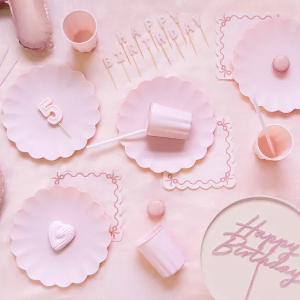Servilletas Rosa Claro con Volante – Pack x12 (33x33 cm) - NAROSA SWEET PARTY