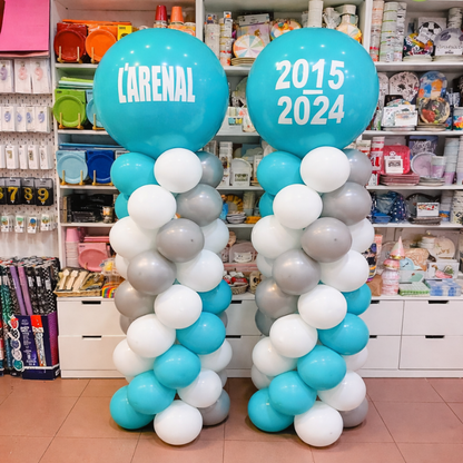 Columna de globos perlados en tres colores con acabado elegante