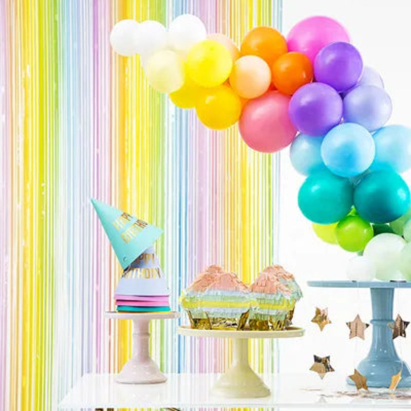 Cortina decorativa multicolor ideal para cumpleaños