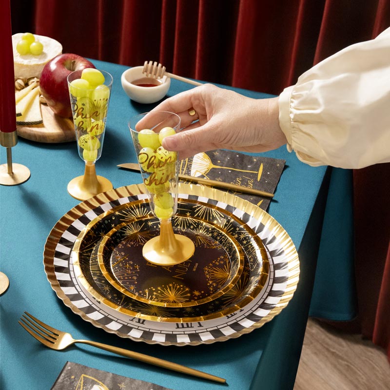 Platos redondos 17 cm Feliz Año Nuevo Nochevieja