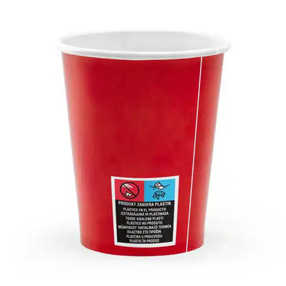 Decoración de mesa con vasos de papel piratas ecofriendly para celebración infantil