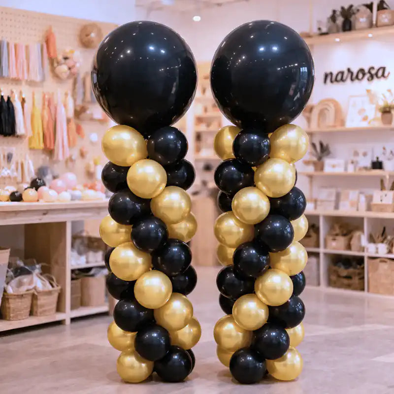 Decoración con columna de globos perlados para eventos sofisticados