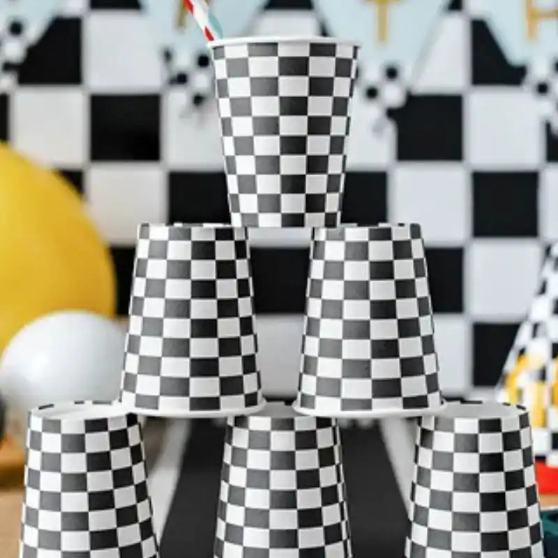 Vasos de papel Checkered Flag, 220 ml. Blanco y Negro - Narosa Sweet Party Barcelona